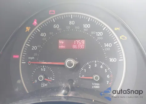 2010 Volkswagen New Beetle 2.5L z USA, uszkodzony, nr VIN 3VWRG3AG7AM032424